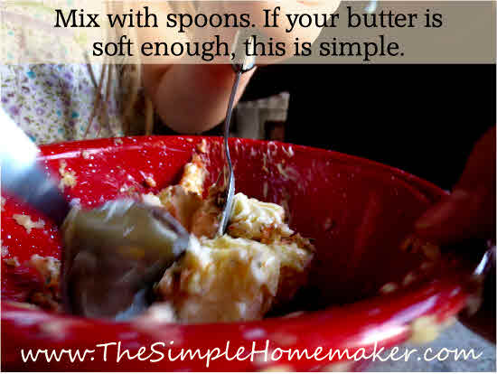 How to Make Amazing Garlic Butter | TheSimpleHomemaker.com
