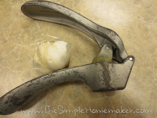 The Pampered Chef New Improved Garlic Press 